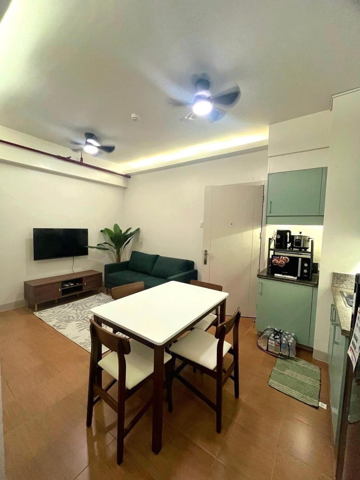 Pioneer Woodlands Bed and Breakfast Mandaluyong Eksteriør billede